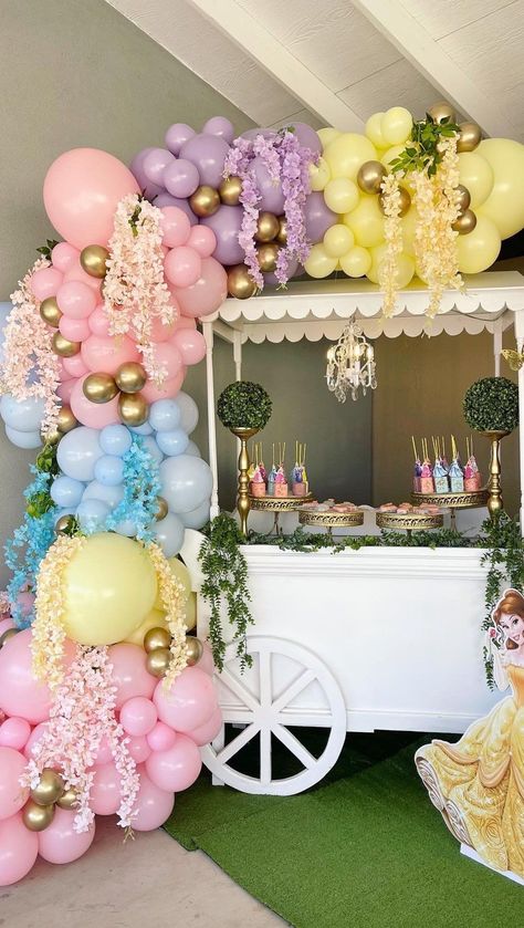 Princess Birthday Centerpieces, Princesses Birthday Party, Disney Princess Centerpieces, Disney Princess Theme Birthday Party, Baby Princess Party, Royal Princess Birthday, Princess Centerpieces, 1st Birthday Princess, Princess Birthday Decorations