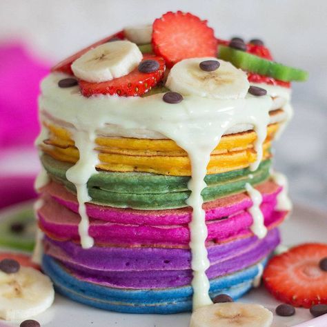 Do you still eat pancake colored pancakes? We live in the future now so you can join the party and bring the colors! Pancake Images, Breakfast Pancakes Recipe, Rainbow Pancakes, Breakfast Pictures, Crepe Suzette, Strawberry Pancakes, Pancake Stack, Instagram Challenge, Vegan Pancakes