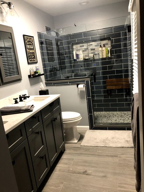 White And Black Shower Ideas, Dark Shower Tile, Dark Shower Tile Ideas, Black Shower Bathroom, Washroom Remodel, Black Shower Door, Black Bathroom Aesthetic, Bath Showers, Brown Vanity