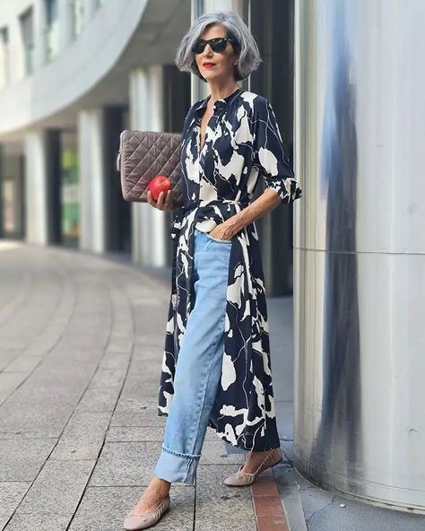 Embracing Timeless Style: Dressing for Older Women in 2024 Mode Ab 50, Chic Dressing, Ageless Style, 60 Fashion, Looks Street Style, Over 50 Womens Fashion, Fashion Over 40, Fashion Over 50, Grey Hair