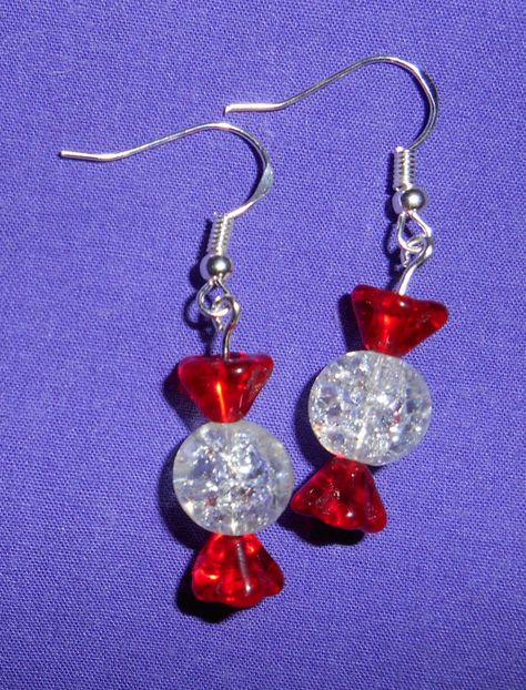 Christmas Jewelry Diy, Glass Bead Crafts, Handmade Jewelry Business, Candy Earrings, Diy Earrings Easy, Homemade Earrings, Journal Jewelry, Wire Wrapped Jewelry Diy, Beads Craft Jewelry