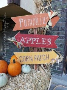 Front Porch - Fall Style Fall Wood Crafts, Halloween Wood Crafts, Fall Front Porch Decor, Dekor Diy, Fall Deco, Fall Projects, Fall Signs, Fall Porch, Fall Holidays