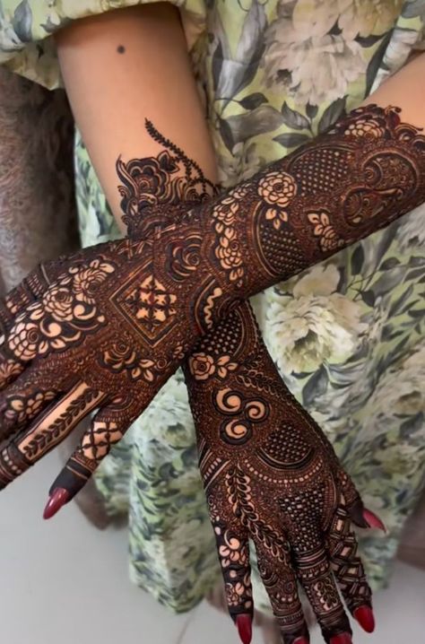 New Mehndi Designs Unique 2024, Pakistani Bridal Mehndi Designs Unique, Muslim Bridal Mehndi Designs Unique, Heavy Mehendi Designs, Fancy Mehndi Designs, Bridal Mehndi Design, Arabic Bridal Mehndi Designs, Pakistani Mehndi Designs, Mehndi Designs Bridal Hands