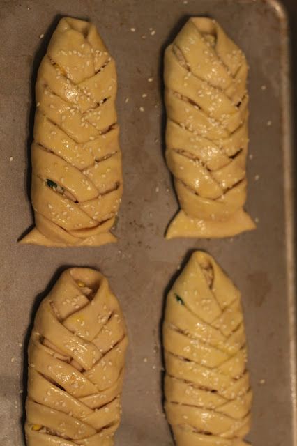 Stuffed Braided Bread | Best of Wardah Braided Bread Recipe Stuffed, Braided Bread Stuffed, Bread Braiding, Braid Bread, Bread Ring, Bread Rolls Recipe, Braided Bread, Breadsticks, Breaded Chicken