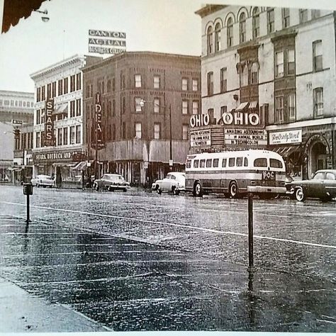 Vintage Downtown Canton in the 50's! Canton Ohio Vintage, Massillon Ohio, Ohio History, Canton Ohio, Vintage Pics, Yankees Baseball, Space Nasa, Historical Pictures, Cleveland Ohio