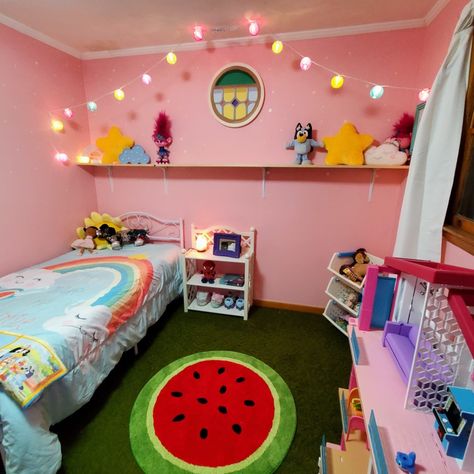 Bluey Themed Bedroom Girl, Bluey Room Theme, Bluey Themed Room Ideas, Bluey Theme Room, Bluey Themed Nursery, Bluey Themed Bedroom, Bluey Playroom, Bluey Inspired Bedroom, Bluey Kids Bedroom