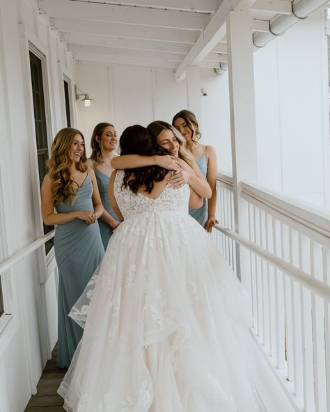 First looks are always a sweet moment🩵 swipe for a progression of Julianna’s first look with her girls 🤩 Venue @thebarnatraccooncreek HAMU @kimjbeauty Dress @daniwestbridal • • • #BridesmaidFirstLook #WeddingDayMagic #BridesmaidReactions #BridalParty #WeddingInspiration #WeddingMoments #BridesmaidGoals #CandidWeddingMoments #EmotionalWedding #BridesmaidsAndBride #WeddingDayVibes #WeddingPhotoInspiration #BridesmaidReveal #BridalPartyLove #FirstLookMoment #InstaWeddings #WeddingPhotograph... Bride And Bridesmaid Pictures, Bridesmaid Pictures, Bridesmaid Photoshoot, First Looks, She Girl, Wedding Photo Inspiration, Wedding Moments, Brides And Bridesmaids, Maid Of Honor