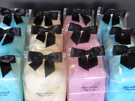 Diy Gifts Candy, Cheap Sweets, Wedding Party Favors Cheap, Cotton Candy Favors, Cotton Candy Wedding, Festa Power Rangers, Candy Business, Cotton Candy Party, Dessert Design