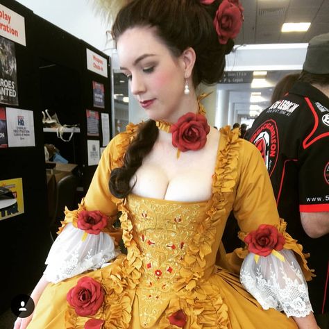 1750s Fashion, Cosplay Corset, 1770s Fashion, Princess Quinceanera Dresses, 1780s Fashion, Rococo Era, Fashion History Timeline, Baroque Dress, Beautiful Comments