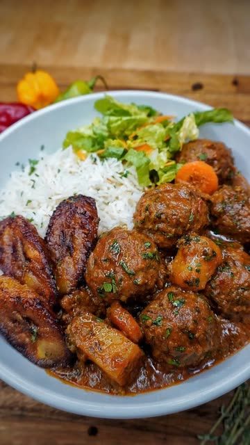 Jamaican Curry Turkey Meatballs, Healthy Jamaican Recipes, Healthy African Recipes, Food Ideas With Potatoes, Healthy African Food, Curry Turkey, Potato Food, Turkey Curry, Healthy Food Menu