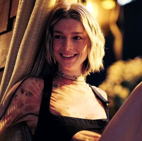 Jules Euphoria Pfp, Euphoria Jules, Jules Euphoria, Jules Vaughn, Hunter Schafer, Manic Pixie Dream Girl, Lorelai Gilmore, Beautiful Person, Manado