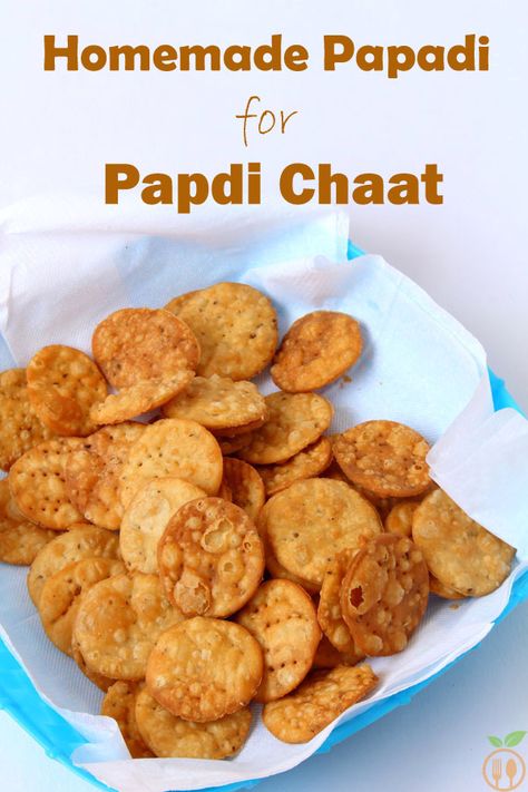 Homemade Papdi itself is best snack for tea time snack. And best papdi chat made from it... Dahi Papdi Chaat Recipe, Dahi Papdi Chaat, Papdi Chaat Recipe, Papdi Recipe, Green Chutney Recipe, Delicious Food Image, Chat Time, Puri Recipes, Diwali Sweets