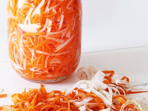 Do Chua – Vietnamese pickled daikon and carrots - 2 Hungry Birds Pickled Daikon And Carrots, Smoked Trout Salad, Pickled Daikon, Vietnamese Banh Mi, Vietnamese Sandwich, Banh Mi Sandwich, Pickled Carrots, Vietnamese Cuisine, Sour Taste