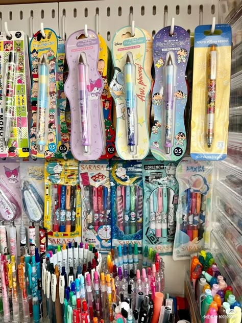 Japanese Things To Buy, Japanese School Supplies Pencil Case, Daiso Japan School Supplies, Kawaii Back-to-school Stationery, Sarasa Pens, Pen Obsession, Pens Kawaii Pen Shop, Kawaii School Supplies Pens & Pencils, Studying Stationary