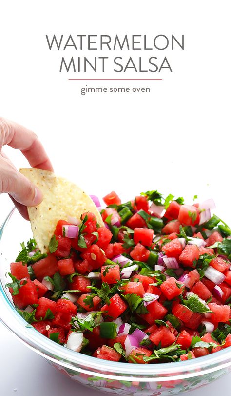 Watermelon Salsa Recipe, Quick Salsa, Watermelon Salsa, Gimme Some Oven, Watermelon Party, Fruit Salsa, Watermelon Recipes, Salsa Recipe, Fruit Recipes