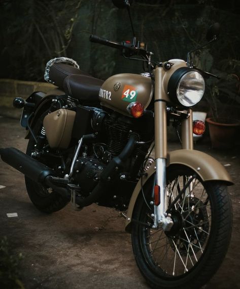 Himalayan Bike, Royal Enfield Stickers, Royal Enfield Classic 350cc, Vintage Motorcycle Photos, Two Door Jeep Wrangler, Royal Enfield Wallpapers, Royal Enfield India, Royal Enfield Accessories, Samsung Galaxy Wallpaper Android