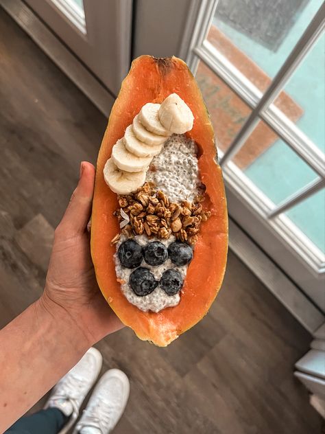 Papaya Breakfast Bowls, Papaya And Chia Seeds, Papaya For Breakfast, Papaya Chia Pudding, Papaya Bowl Breakfast, Papaya Recipes Breakfast, Papaya Breakfast Ideas, Papaya Fruit Bowl, Grit Bowl Breakfast