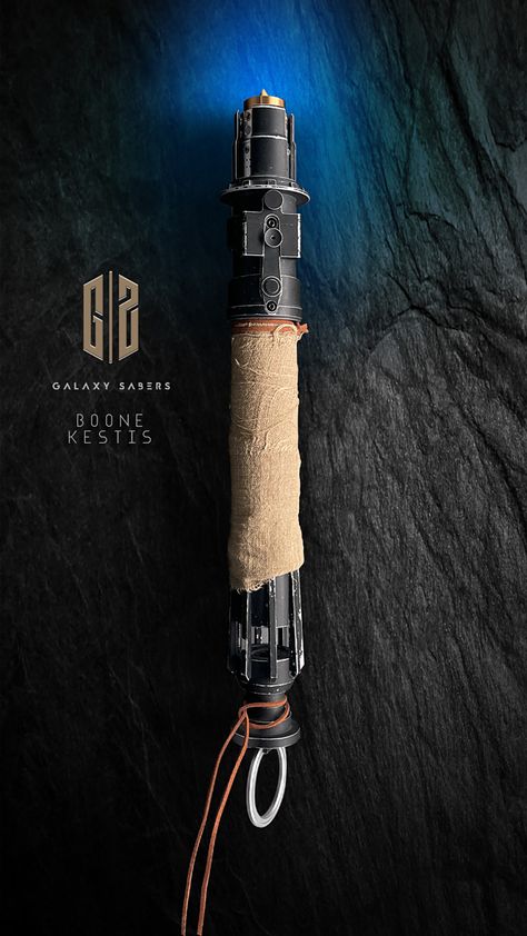 Boone Kestis saber, based on concept art for Jedi Fallen Order. #jedifallenorder #boonekestis #calkestis #lightsaber #saberlife - Watch the unboxing! Cere Junda Lightsaber, New Jedi Order, Cal Kestis Lightsaber, Lightsaber Concept, Star Wars Lightsaber Designs, Custom Lightsaber Hilt, Lightsaber Concept Art, Lightsaber Hilt Concept Art, Jedi Concept Art