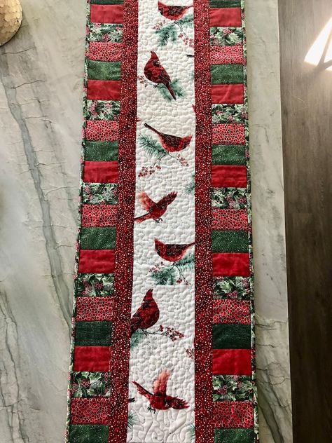 Cardinal Table Runner, Placemat Patterns, Chevron Table Runners, Christmas Table Runner Pattern, Quilted Placemat, Christmas Quilting Projects, Quilted Table Runners Christmas, Runner Pattern, Chevron Table