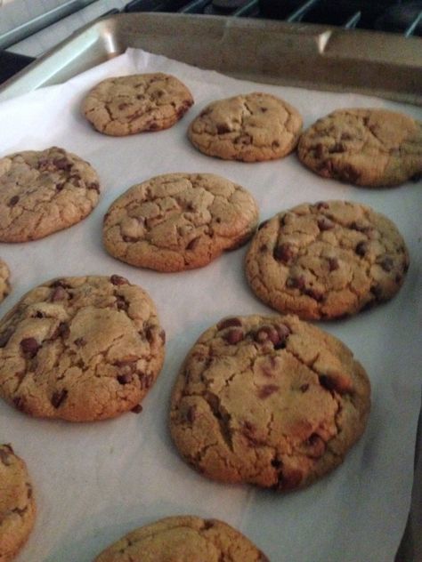 Recipe Review ((AND RECIPE!!)): Thick & Chewy Chocolate Chip Cookies from Cook’s Country Magazine – Food for a Year: Thick Chewy Chocolate Chip Cookies, Max Life Is Strange, Country Magazine, Chewy Chocolate Chip, Chewy Chocolate Chip Cookies, Healthy Food Motivation, Food Is Fuel, Oatmeal Cookies, Food Reviews