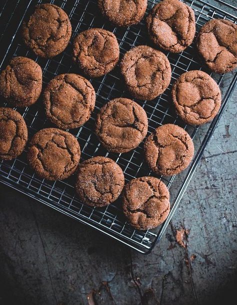 Smoky Cardamom Ginger-Molasses Cookies Cardamom Cookies Recipe, Cardamom Cookies, Molasses Cookies Recipe, Ginger Molasses, Ginger Molasses Cookies, Molasses Cookies, Gourmet Cookies, Ginger Cookies, Molasses