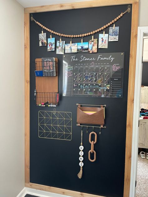 Small Apartment Command Center, Entry Command Center Wall, Family Wall Organiser, Rv Command Center, Kitchen Planner Wall, Wall Calendar Kitchen, Chalkboard Family Command Center, Family Hub Wall, Family Wall Calendar Center Ideas