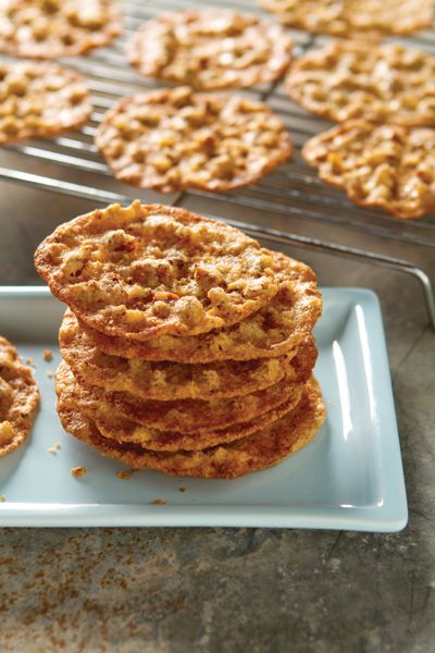 Pecan Lace Cookies, Lace Cookies Recipe, Pecan Treats, Oatmeal Lace Cookies, Florentine Cookies, Pecan Trees, Pizzelle Recipe, Louisiana Culture, Lace Cookies