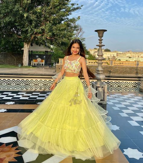 Teenage Lehenga Designs, Lehngas For Teenagers, Lehangaaa Design, Trending Lehenga Designs For Girls, Lehenga For Teenagers, Lehnga Photoshoot Poses, Pls Forgive Me, My First Story, Indian Wedding Gowns