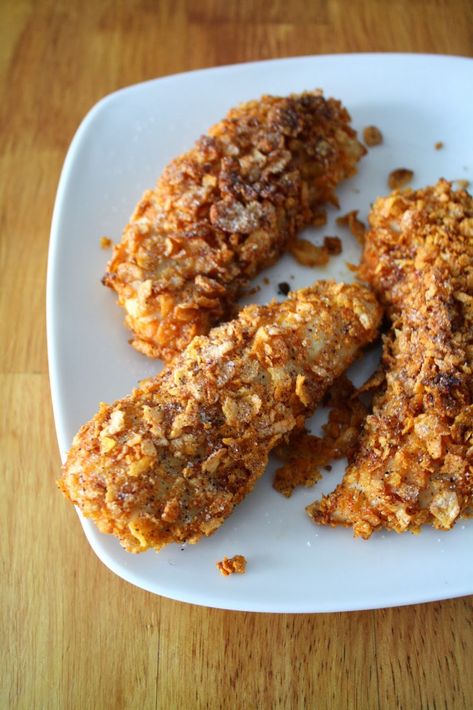 Making Mama's Kitchen: Frosted Flake Breaded Chicken Tenders Frosted Flakes Chicken, Baked Breaded Chicken, About My Family, Breaded Chicken Tenders, Chicken Plating, Diet Snacks, Breaded Chicken, My Food, Food Goals