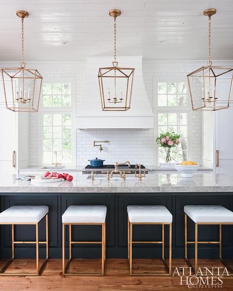 Dream Kitchen Island, Unique Kitchen Design, Kitchen Lighting Fixtures, Kitchen Pendants, Kitchen Pendant Lighting, Modern Farmhouse Kitchens, Trendy Kitchen, Unique Kitchen, Kitchen Island Lighting