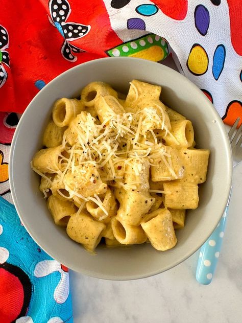 A delicious creamy pasta recipe with three hidden veggies blended into the sauce Veg Pasta Sauce, Quick Dinner For Kids, Hidden Vegetable Recipes, Veg Pasta, Veggie Pasta Recipes, Easy Family Recipes, Creamy Pasta Recipes, Toddler Recipes, Pasta Side Dishes