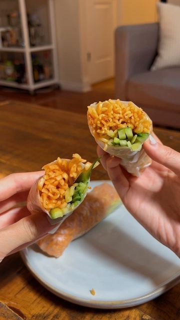 Divanna on Instagram: "When you have no groceries at home, fire noodle spring rolls it is 🌶️🥵🔥 Ingredients: - 1 pack of Santana Buldak Ramen (Mi Goreng as a non-spicy alternative) - 1-2 Persian cucumbers - 3 rice paper sheets #ricepaper #spicynoodles #buldakramen #koreanfood #easylunch" Noodle Spring Rolls, Buldak Ramen, Mi Goreng, Rice Paper Rolls, Spicy Noodles, Persian Cucumber, Ramen Noodles, Easy Lunches, Spring Rolls