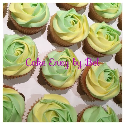 Green And Yellow Cupcake Ideas, Yellow And Green Cupcakes, Cupcake Business, Mums Birthday, Green Cupcakes, Yellow Cupcakes, Cake Making, Main Squeeze, Cupcake Frosting