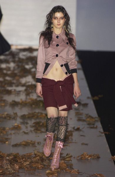 Irina Lazareanu Style, 2000s Celebrity Fashion, Style Rookie, Irina Lazareanu, Indie Sleeze, Whimsical Witch, Runway Magazine, Artsy Style, Romantic Goth