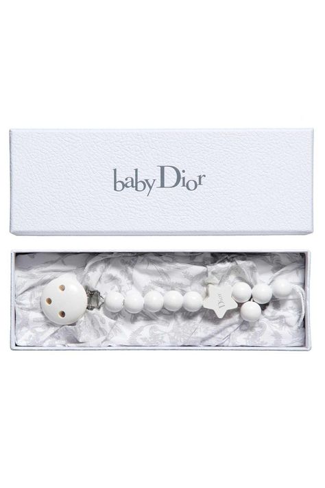 Luxury Baby Clothes, Baby Dior, Royal Baby Showers, Dior Star, Baby Life Hacks, Baby Equipment, Baby Inspiration, Baby Necessities, Luxury Baby