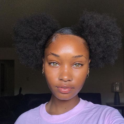 Cute Natural Hairstyles, August Alsina, Hair Puff, Afrikaanse Mode, Girls Natural Hairstyles, Natural Hair Styles Easy, Baddie Hairstyles, Hairstyles For School, Afro Hairstyles