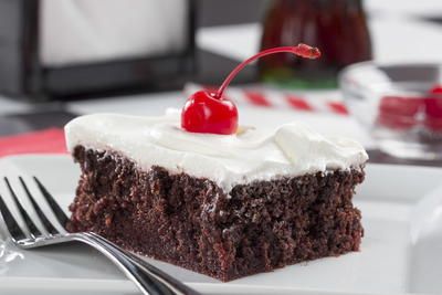 Chocolate Cherry Cola Poke Cake | EverydayDiabeticRecipes.com Cherry Jello Poke Cake, Cherry Poke Cake, Cake Recipes Healthy, Creamy Cakes, Jello Poke Cake, Yellow Cake Mix Recipes, Super Moist Chocolate Cake, Sugar Recipes, Healthy Cake Recipes