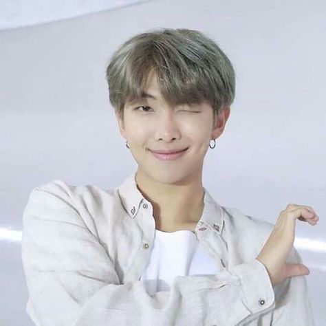 Rm [ Kim Namjoon ]   Wonderful leader   Amazing rapper   Has Jimin's jams and won't give them back Flower Boy, Human Form, Korean Boy, Rap Monster, Bts Bangtan Boy, Record Producer, Bts Boys, Foto Bts, Bts Pictures