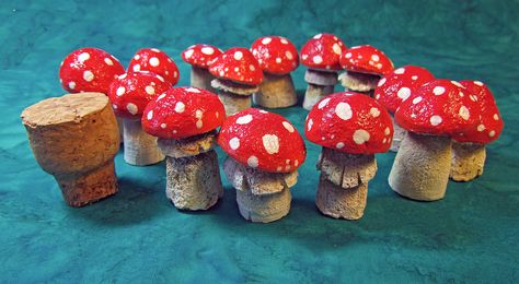 Cork Mushroom Diy, Cork Mushrooms, Cork Dork, Mushroom Things, Brownie Guides, Fairy Diy, Fairy Things, Australian Native Garden, Mushroom Crafts