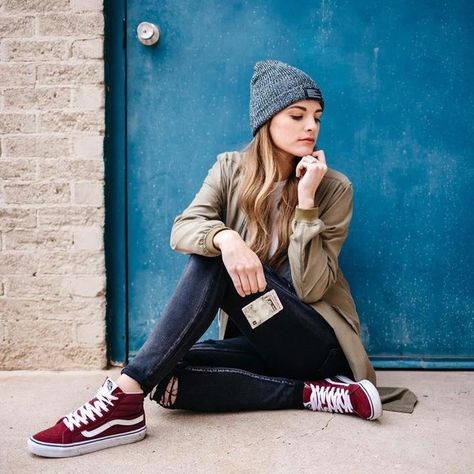 Van High Tops Outfit, High Top Vans Outfit, Estilo Vans, Thread Wallets, Vans Girl, Vans Suede, Vans Outfit, Casual School Outfits, Tomboy Outfits