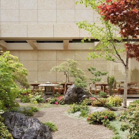 Local studio Montalba Architects has created a lush Japanese-inspired garden patio for diners at a Nobu hotel and restaurant in Silicon Valley. Walker Workshop, Renovated Warehouse, Film Museum, Japanese Inspired Garden, Nobu Hotel, Museum Garden, Alvaro Siza, Academy Museum, Garden Restaurant