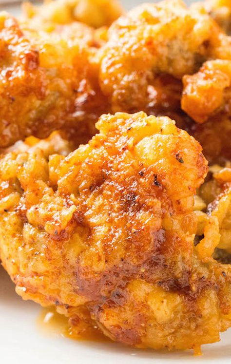 Nashville Hot Shrimp, Fried Oysters Recipe, Nashville Hot Chicken Recipe, Hot Chicken Recipe, Seafood Dish Recipes, Nashville Hot Chicken, Oyster Recipes, Fried Oysters, Nashville Hot