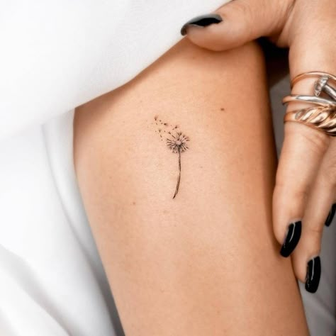 Dandelion Back Tattoo For Women, Small Tattoo Dandelion, Dandelion Tattoo On Finger, Multiple Wrist Tattoos, Dandeline Flower Tattoo, Fine Line Horizontal Tattoo, Dandelion Tiny Tattoo, Dandelion Forearm Tattoo, Dandi Lion Tattoo