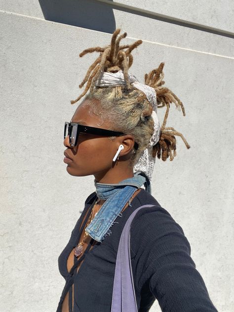 90s Dread Hairstyles, Crazy Loc Styles, Editorial Loc Styles, Undercut Locs Women, Locs With Hats Women, Short Thick Locs Styles, Bantu Knots Locs, Loc Inspo Black Women, Creative Loc Styles