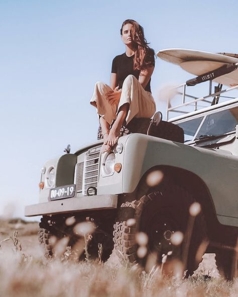 In Tropical We Trust on Instagram: “1984: In January, a 2495cc diesel replaces the previous 2286cc diesel engine. 1984: The coil-sprung Ninety (wheelbase closer to 93in) is…” Vintage Land Rover, Kelly Gale, Arabian Desert, Defender 90, Comics Girls, Deep Sea Fishing, Land Rover Series, Land Rovers, Strong Girls