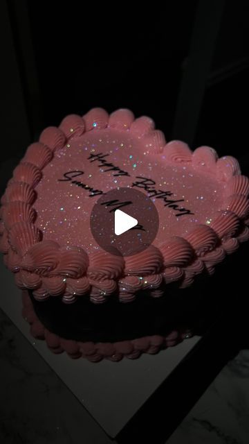 Cake Designs Heart Shape, Glittery Birthday Cake, Heart Glitter Cake, Heart Cake Ideas, Glitter Heart Cake, Pink Glitter Cake, Heart Cake Aesthetic, Heart Cake Birthday, Customized Birthday Cake