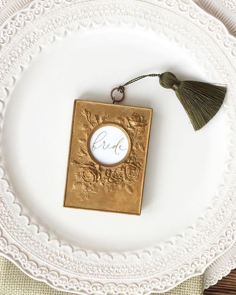 Luxury Vintage Clutch As Gift, Vintage Intaglio Necklace For Wedding, Victorian Intaglio Earrings For Wedding, Moody Wedding Place Cards, Vintage Gold Frame Table Numbers, Baroque Wedding, Flat Lay Inspiration, Wedding Invitation Fonts, Coffee Van