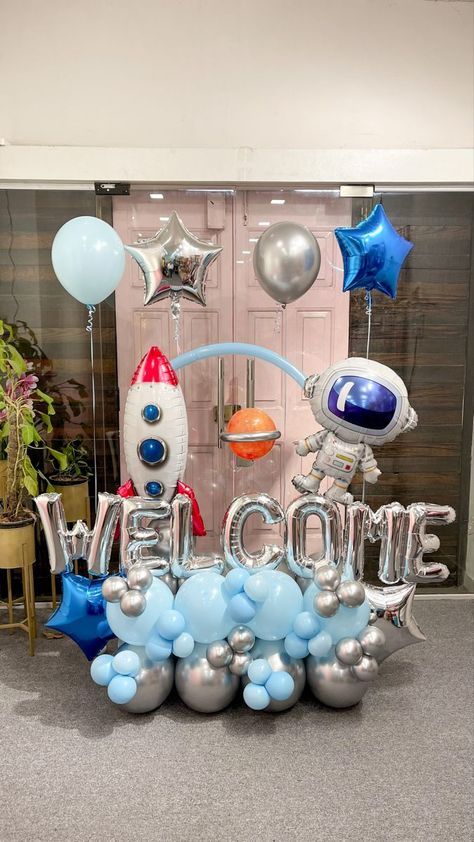 Space Theme Centerpiece Ideas, Space Centerpiece Ideas, Space Backdrop, Outer Space Baby Shower, Astronaut Party, Boys First Birthday Party Ideas, Astronaut Birthday, Space Theme Party, Baby Boy 1st Birthday Party