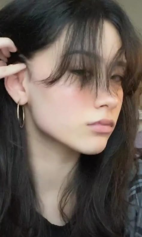 Women Sharp Jawline, Perfect Jawline Aesthetic, Feminine Jawline Aesthetic, V Shaped Jaw Aesthetic, Female Jawline Aesthetic, Slim Face Aesthetic Korean, Defined Jawline Aesthetic, Sharp Female Jawline, Jawline Aesthetic Girl