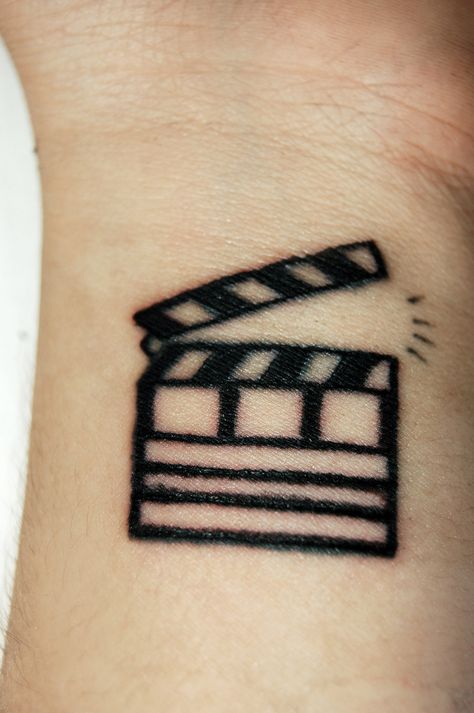 film tattoo - Buscar con Google Film Strip Tattoo, Camera Film Tattoo, Strip Tattoo, Camera Tattoos, Cute Hand Tattoos, Movie Tattoo, Movie Tattoos, Sharpie Tattoos, Tattoos Skull